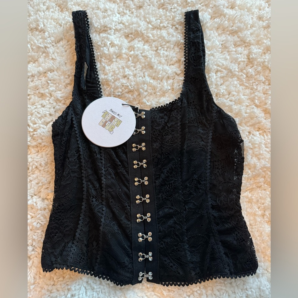 NWT PRINCESS POLLY LAUDER TOP BLACK